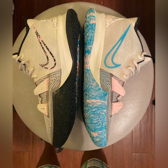 NIKE KYRIE SEVEN EP PALE IVORY/SPLIT DESIGN OFF-WHITE UPPER/CHLORINE BLUE/9.5 main image 9